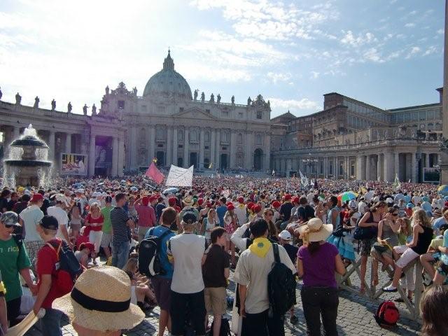 Begegnungsprogramm auf dem Petersplatz