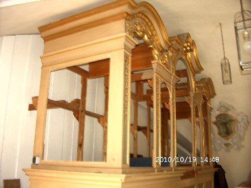 Orgelprospekt in Umrathshausen während der Sanierung