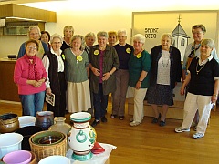 Frauenteam beim Bücherflohmarkt in St. Otto