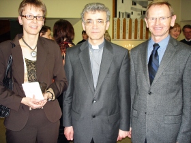 Sr. Maria Stadler mit Bischof Werth zu Besuch in St. albertus Magnus