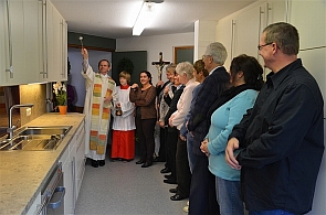 Kirchliche Segnung der Pfarrsaalküche in St. Albertus Magnus