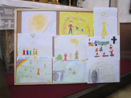 Bilder bei der Vorstellung der Erstkommunionkinder 2012