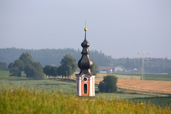 2012 Kirche aus Wiese