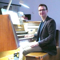 Kirchenmusiker Stefan Rohrmeier an der Orgel der Andreaskirche, Foto: Traudl Schröder