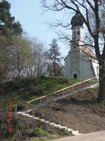 St. Georg mit Treppe 2013