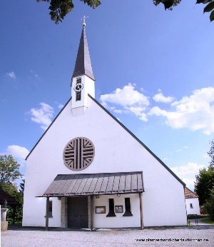 Pfarrkirche Schwindegg Aussenansicht