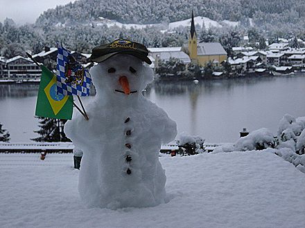 St. Laurentius mit Schneemann 2013 wp