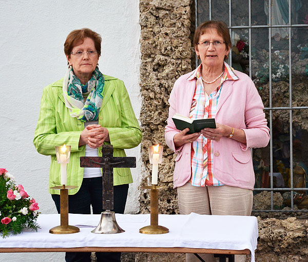 Maiandacht 2013, Pfarrei St. Johannes Aspertsham, Grotte an der Pfarrkirche