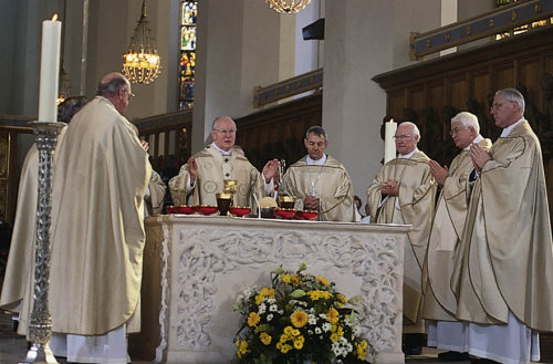 75. Geburtstag von Kardinal Wetter
Gottesdienst am 23. Februar 2003 im Münchner Liebfrauendom