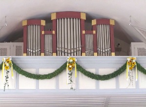 Orgel der Filialkirche St. Georg in Oberding, Pfarrei Niederding