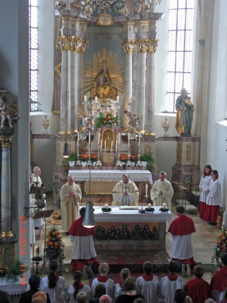 PVT_Pfarrwallfahrt_Maiselsberg_14_Blick_zum_Altar_GD_Besucher_HF