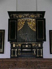 Orgel der Nebenkirche St. Vitus und Anna in Ettendorf (Traunstein)