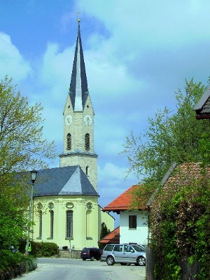 St. Johann Baptist im Frühjahr