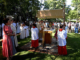 Fronleichnamsgottesdienst auf der Eichendorffwiese