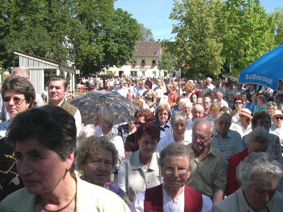 An die 2000 Besucher kamen zu dem Ereignis nach Maria Thalheim.