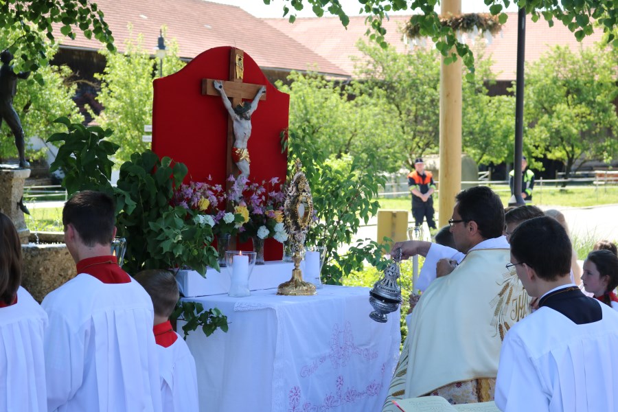 altar2