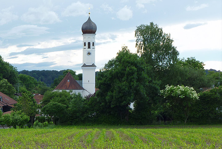 Kirche Straußdorf von Osten