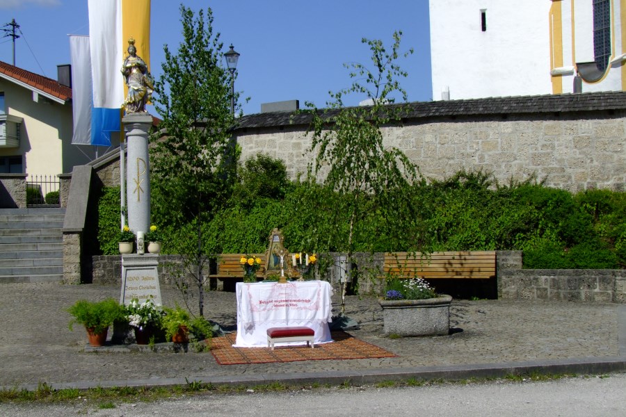 Der vierte Altar