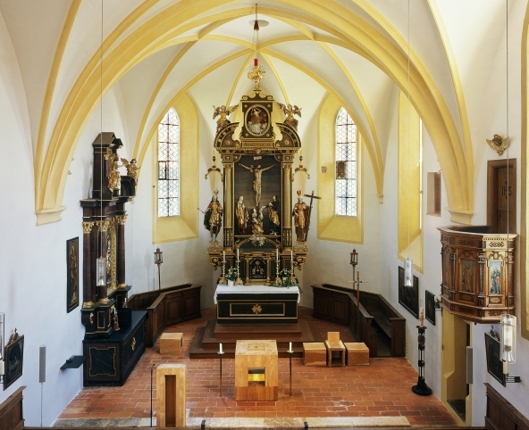 Kirche-innen-rechts