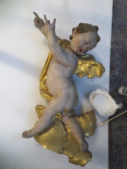 2016_06_21_Pfarrkirche_Detail_Putto_von_Seitenaltar