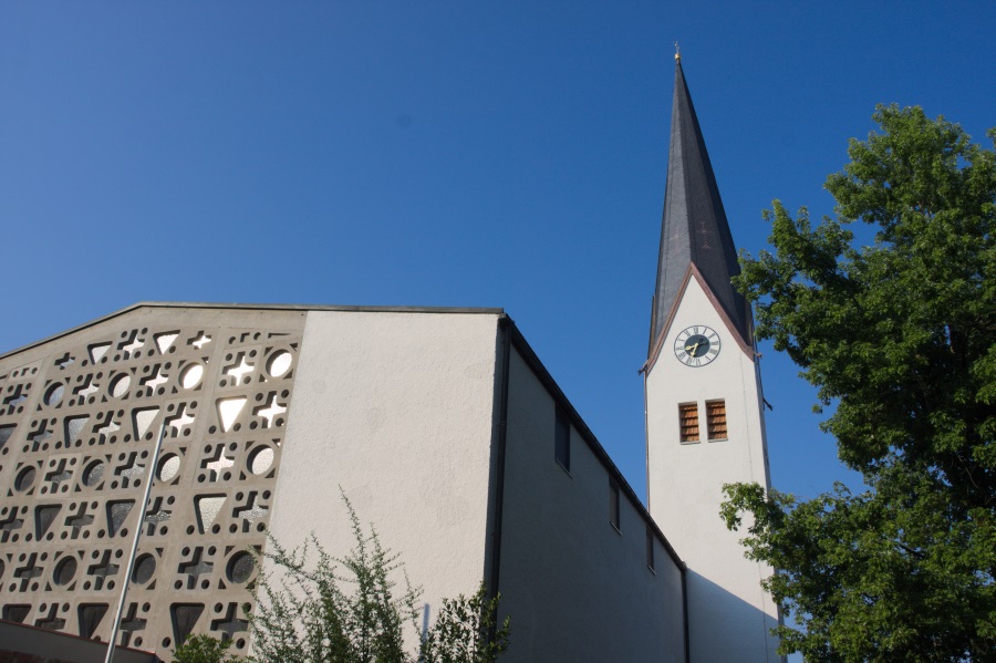 Hl. Blut_Kirche_aussen