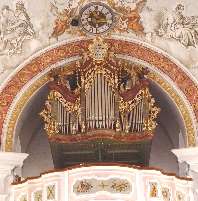 Hier sehen wir die Orgel mit den Pfeifen stellvertretend für unsere Kirchenmusik.