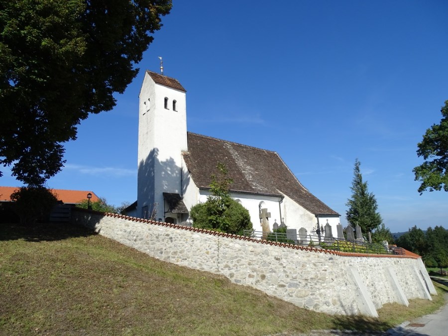 Icking Alte Kirche außen