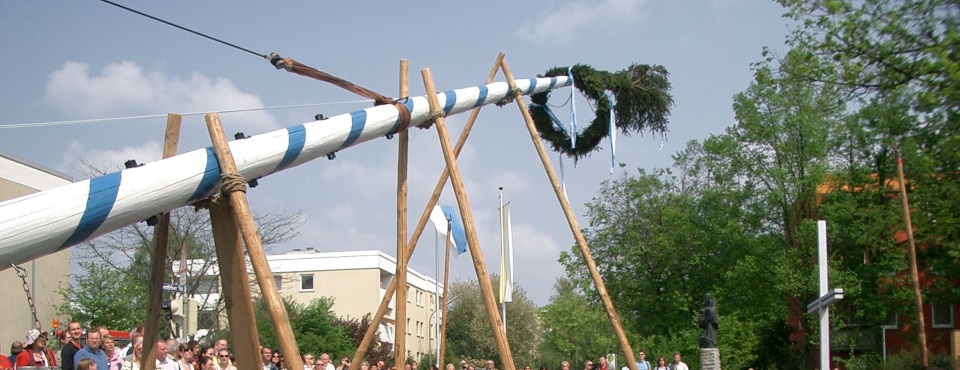 Maibaum aufstellen 02