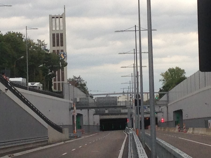 Kirche vom Tunnel