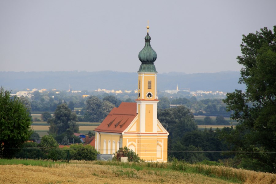Pfarrkirche St. Peter in Gündlkofen