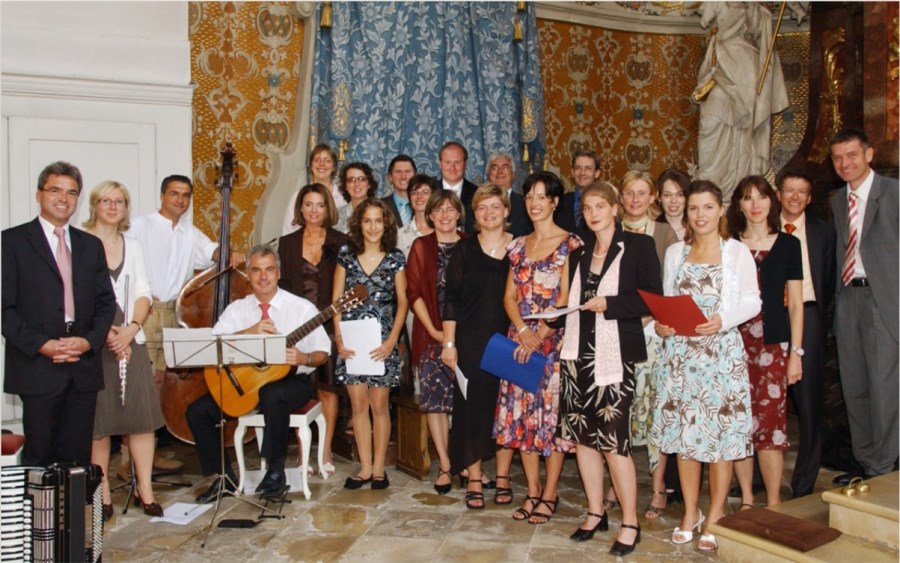 Gruppenbild des Instrumental- und Vokalensembles Oro-Pax