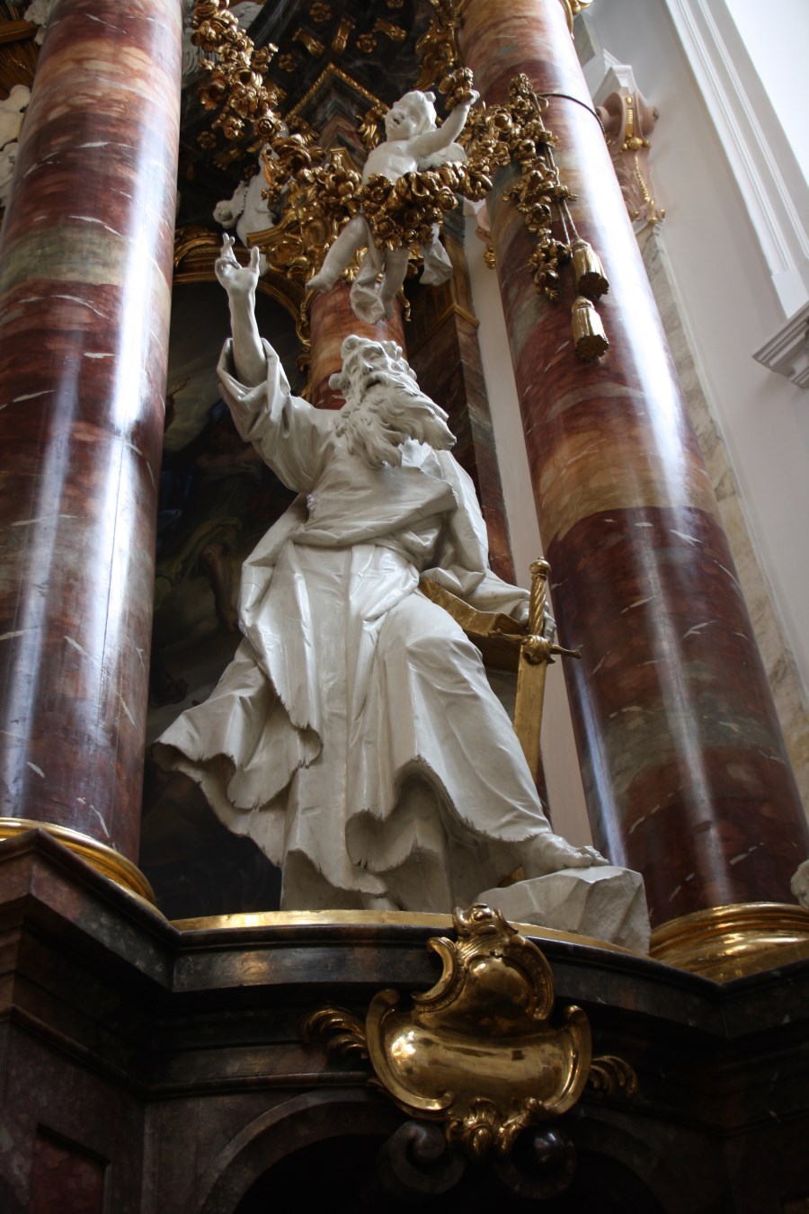 Barockfigur des Hl. Paulus in der Pfarrkirche