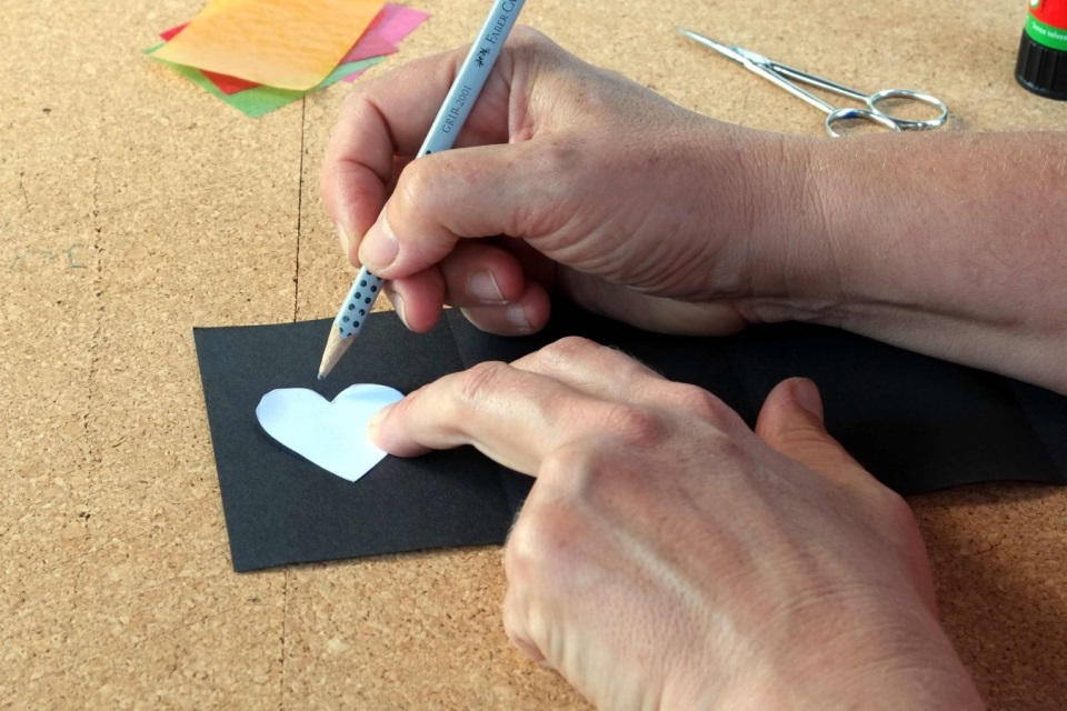 Laterne basteln Vorlagen mit Bleistift nachzeichnen