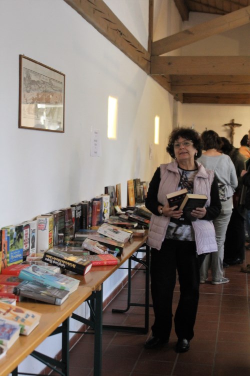 Bücherflohmarkt