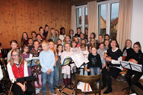 Kinder machen Musik für Kinder