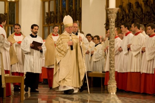Kardinal Wetter feiert sein 25-jähriges Jubiläum als Oberhirte des Erzbistums bei einem Pontifikalamt am 8. Dezember 2007 im Münchner Liebfrauendom