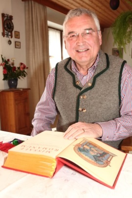 Kreisheimatpfleger Johannes Schöbinger