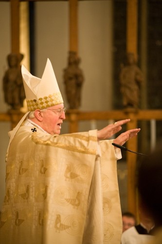 Kardinal Wetter feiert sein 25-jähriges Jubiläum als Oberhirte des Erzbistums bei einem Pontifikalamt am 8. Dezember 2007 im Münchner Liebfrauendom