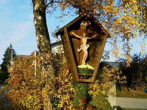 Feldkreuz in Leitenberg, Herbstaufnahme