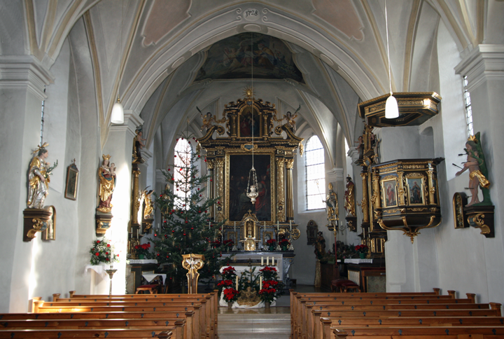 Altarraum Weihnachten St. Thomas Oberfeldkirchen