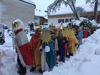 Sternsinger im Schnee