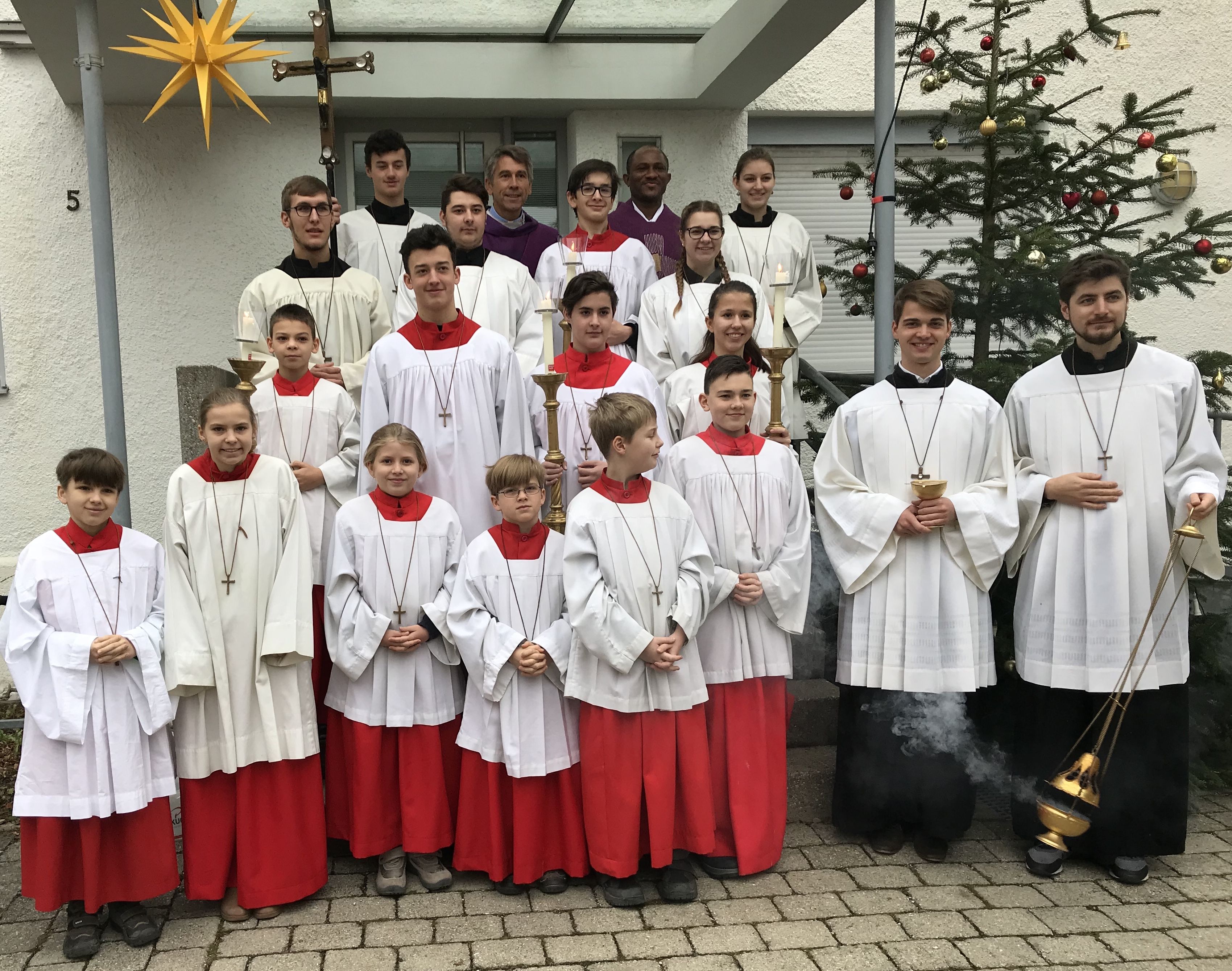 Aufnahme 2017 - Sieben neue Ministranten und ihre Paten