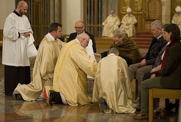 Feier des Gründonnerstagsgottesdienstes mit Fußwaschung 2019