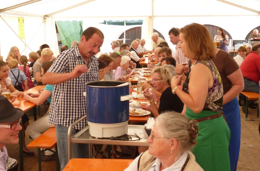 Stimmungsbild vom Pfarrfest in Obertaufkirchen