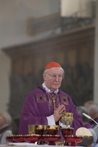 Kardinal Wetter feiert nach 25 Amtsjahren seinen Abschied als Erzbischof von München und Freising am 17. Februar 2008 im Münchner Liebfrauendom