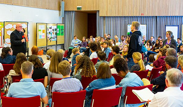 Schüler-Klimagipfel mit Kardinal Marx in Katholischer Akademie