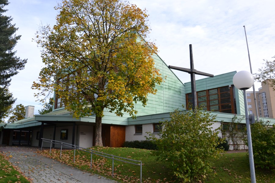 Pfarrkirche St. Bonifatius, Haar von außen