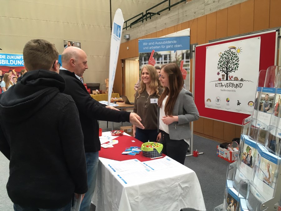 Unser Messestand an der Mittelschule Taufkirchen 2019