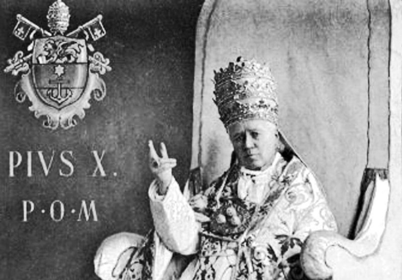 Pius X. Bild: By Giuseppe Felici (1839-1923) (souvenir card) [Public domain], via Wikimedia Commons