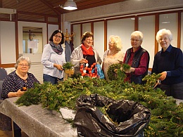 Basar des Frauenkreises am Osterbrunnen